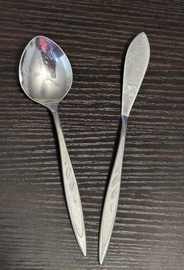 2 Vtg Oneida Royal Harvest Stainless Teaspoon & Butter Spreader Flatware Lot